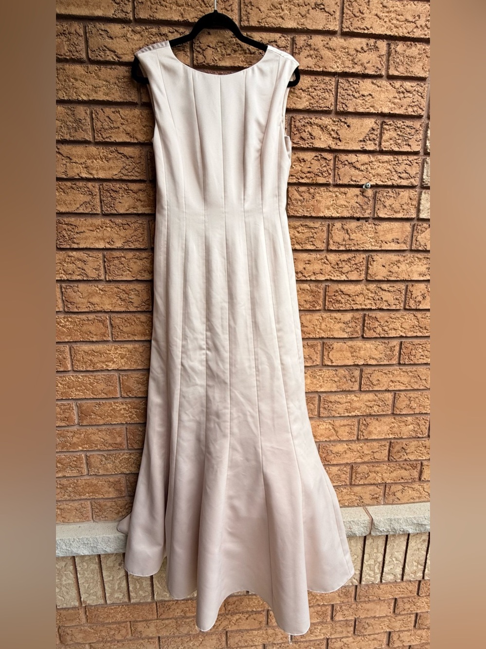 Elegant Sleeveless Cream Maxi Dress